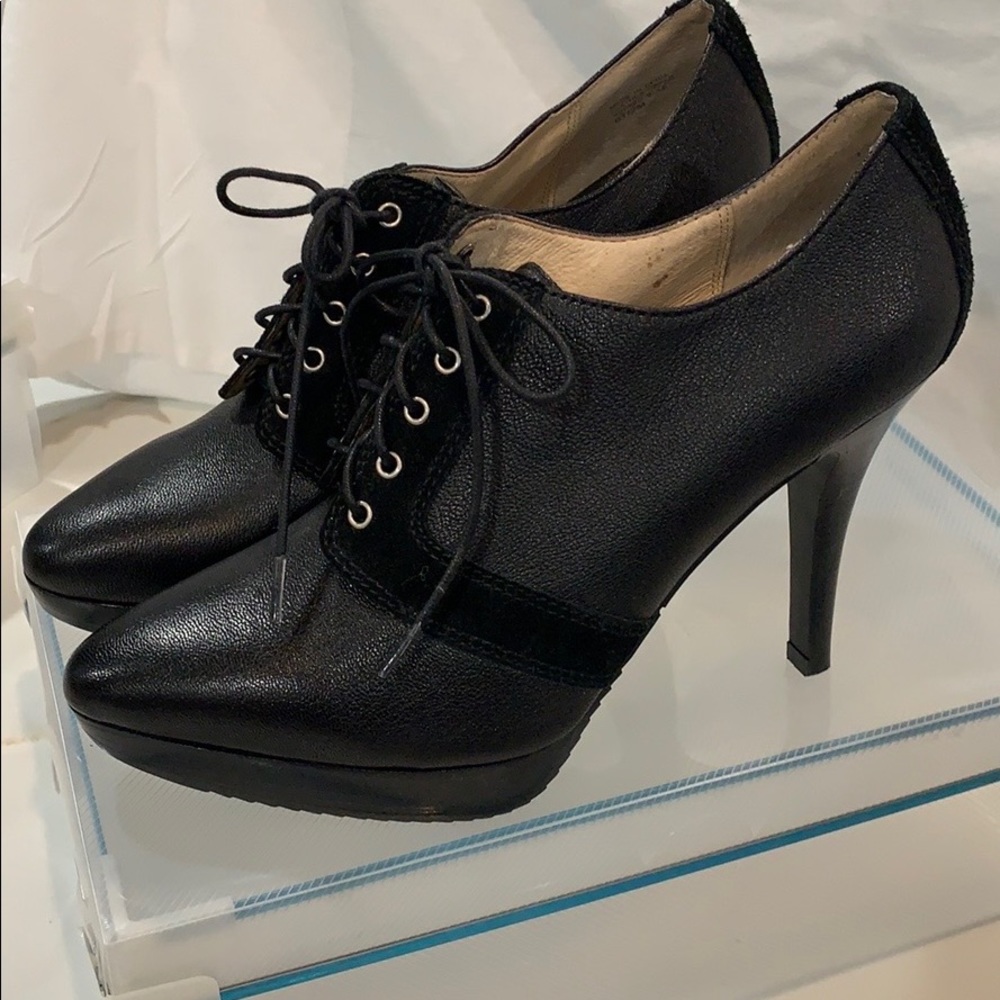 Michael Kors platform booties - Picture 2 of 3